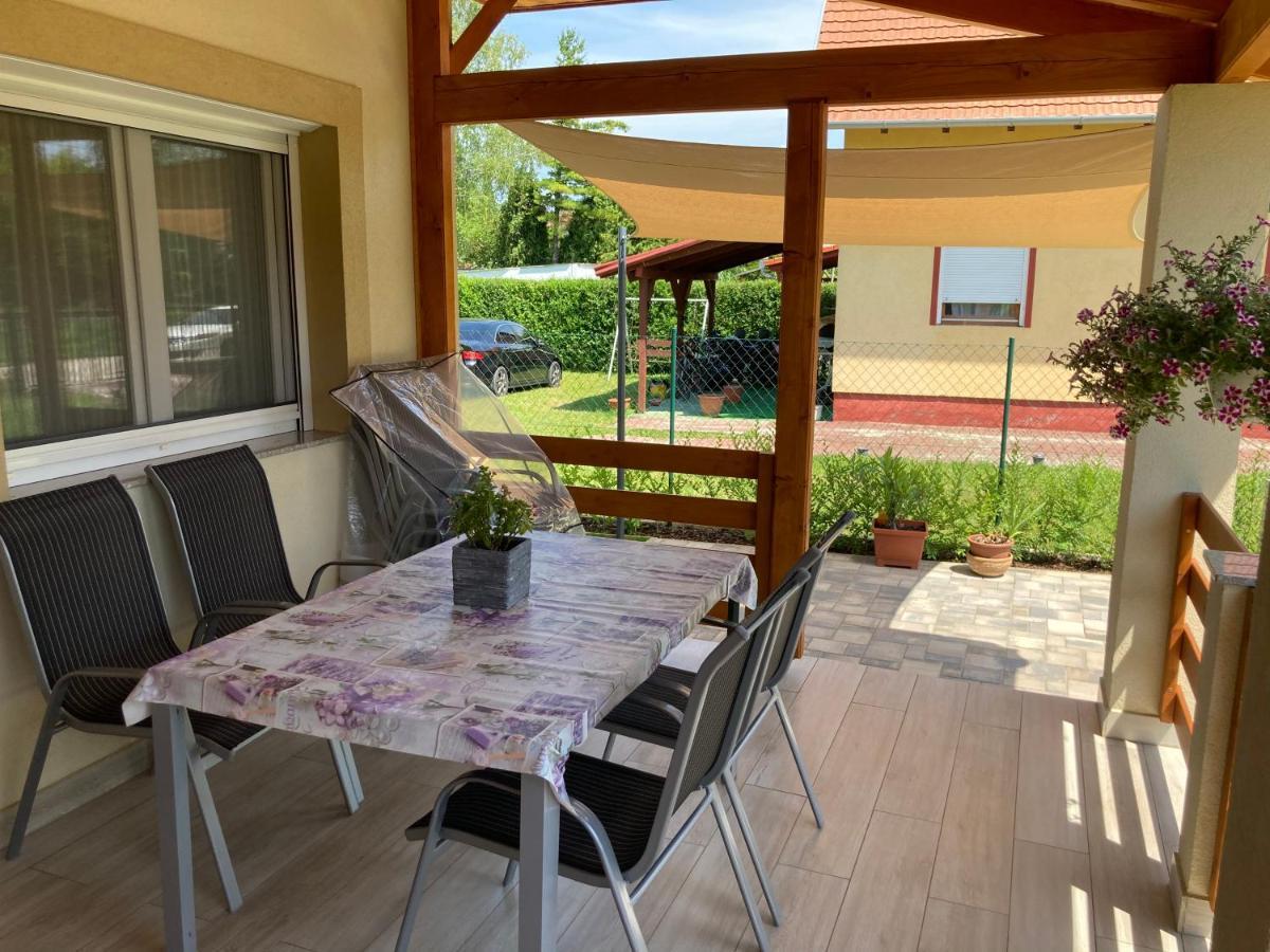 Balati Vendeghaz Apartment Balatonmariafurdo Bagian luar foto