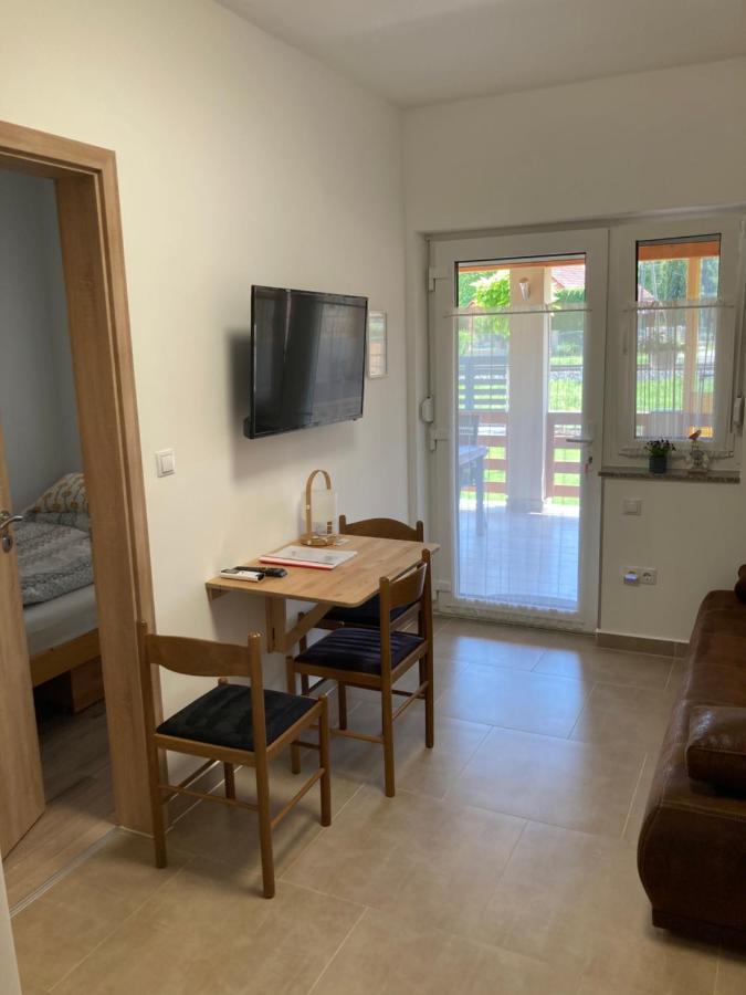 Balati Vendeghaz Apartment Balatonmariafurdo Bagian luar foto